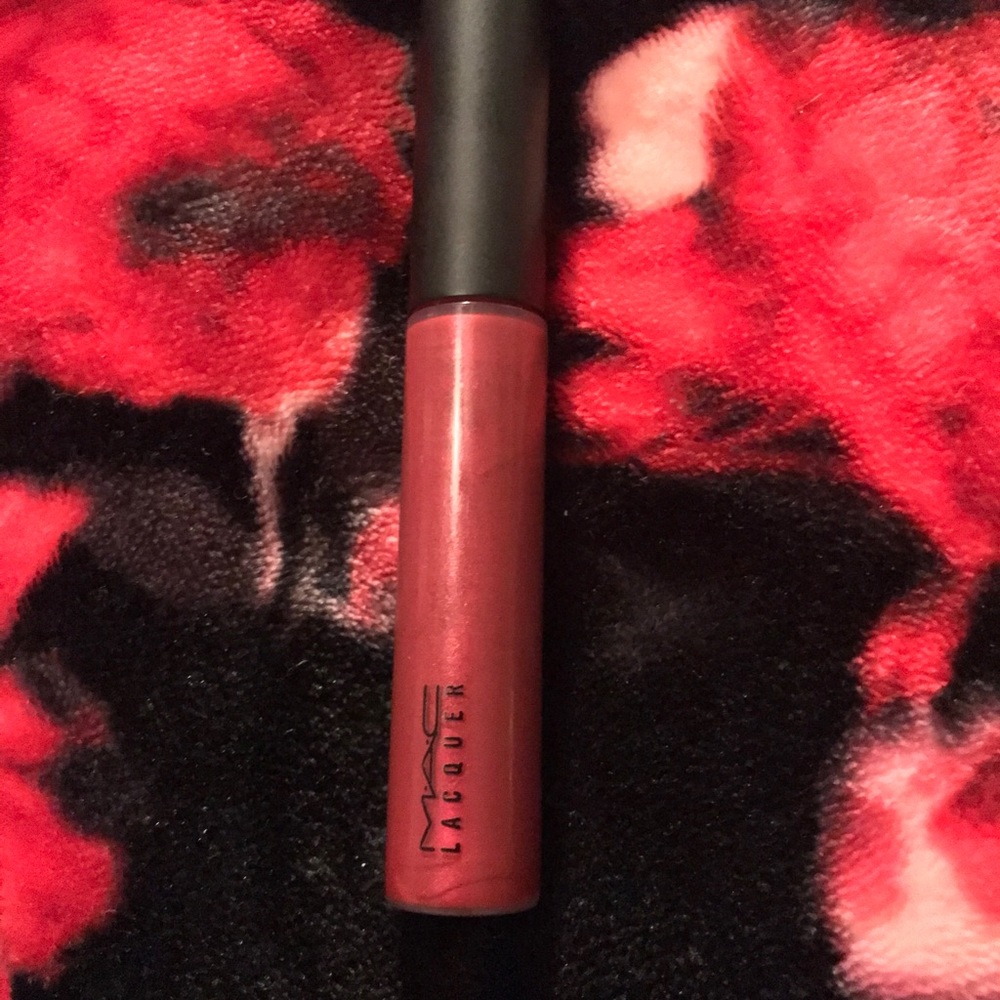 MAC Lacquer - Fanplastico